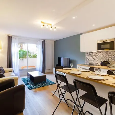 2 Terrasse Parking Centre Gare