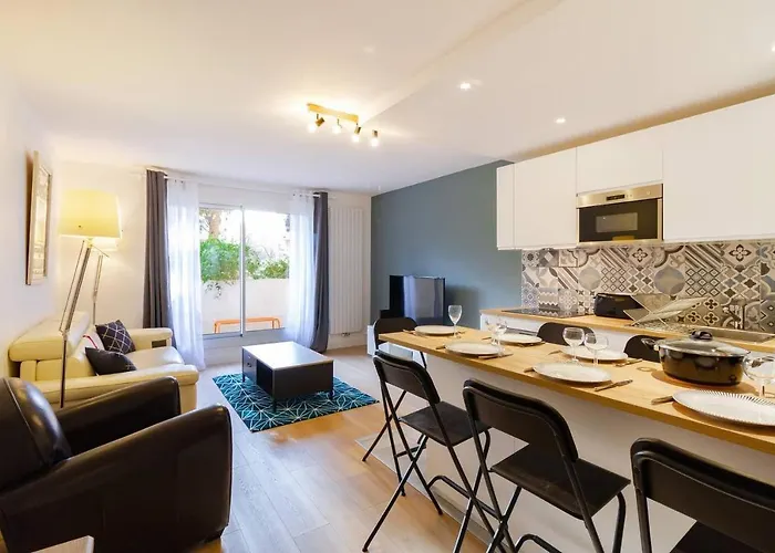 2 Terrasse Parking Centre Gare